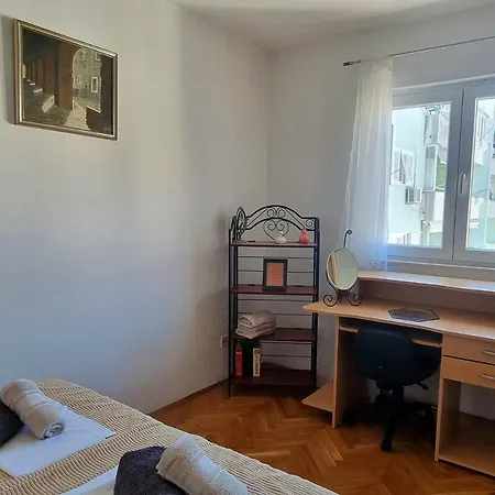 Apartment Lara