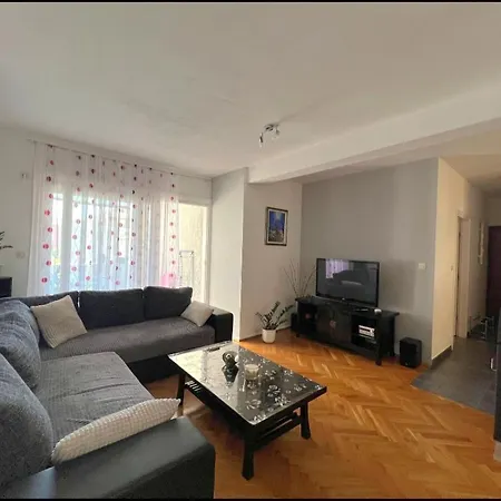 Apartment Lara
